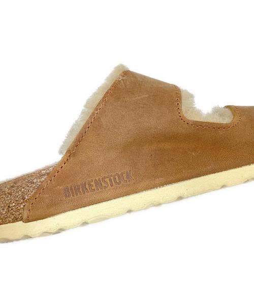 BIRKENSTOCK（ビルケンシュトック）BIRKENSTOCK (ビルケンシュトック) Arizona Big Buckle Sherling ブラウン サイズ:37 未使用品の古着・服飾アイテム