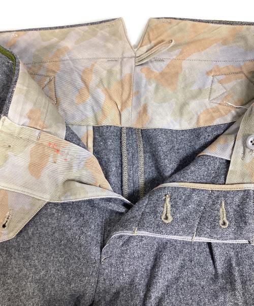 MANDO（マンドー）MANDO (マンドー) シンチバックタックパンツ グレー サイズ:40の古着・服飾アイテム