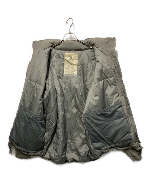 US ARMY（ユーエスアーミー）US ARMY (ユーエスアーミー) ECWCS GENIII LEVEL7 ジャケット カーキ サイズ:MEDIUM REGULARの古着・服飾アイテム