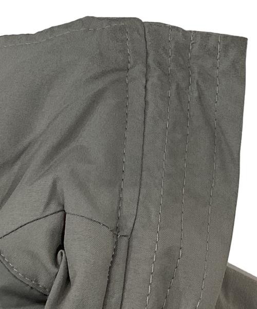 US ARMY（ユーエスアーミー）US ARMY (ユーエスアーミー) ECWCS GENIII LEVEL7 ジャケット カーキ サイズ:MEDIUM REGULARの古着・服飾アイテム