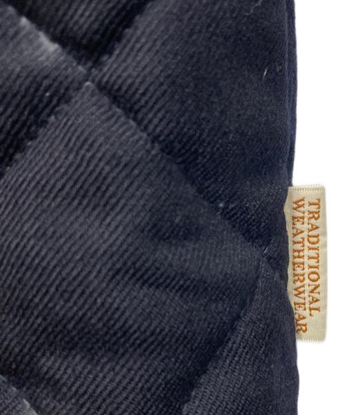 Traditional Weatherwear（トラディショナルウェザーウェア）Traditional Weatherwear (トラディショナルウェザーウェア) キルティングコート ネイビー サイズ:38の古着・服飾アイテム