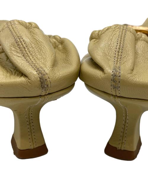 BOTTEGA VENETA（ボッテガベネタ）BOTTEGA VENETA (ボッテガベネタ) マダム パテントレザー ギャザー パンプス ベージュ サイズ:37の古着・服飾アイテム