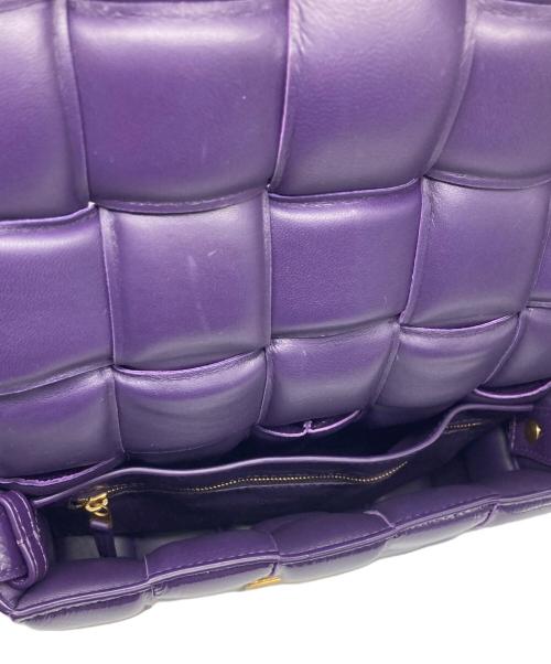 BOTTEGA VENETA（ボッテガベネタ）BOTTEGA VENETA (ボッテガベネタ) パデッドカセットショルダーバッグ パープルの古着・服飾アイテム