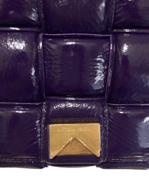 BOTTEGA VENETA（ボッテガベネタ）BOTTEGA VENETA (ボッテガベネタ) パデッドカセットショルダーバッグ パープルの古着・服飾アイテム