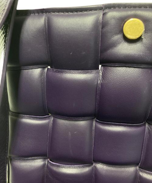 BOTTEGA VENETA（ボッテガベネタ）BOTTEGA VENETA (ボッテガベネタ) パデッドカセットショルダーバッグ パープルの古着・服飾アイテム