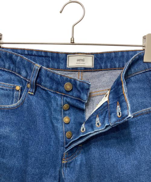 AMI Alexandre Mattiussi（アミアレクサンドルマテュッシ）AMI Alexandre Mattiussi (アミアレクサンドルマテュッシ) ロゴラベル コットン ストレートデニムジーンズ インディゴ サイズ:29の古着・服飾アイテム
