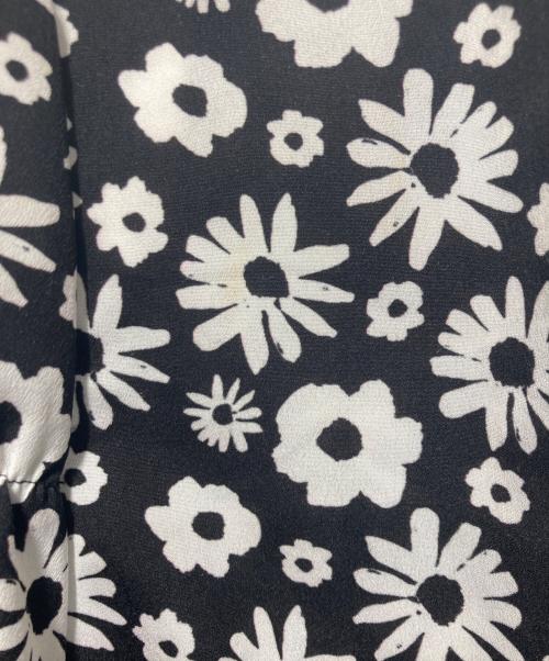 COMME des GARCONS COMME des GARCONS（コムデギャルソン コムデギャルソン）COMME des GARCONS COMME des GARCONS (コムデギャルソン コムデギャルソン) フラワープリントスカート ブラック×ホワイト サイズ:xsの古着・服飾アイテム