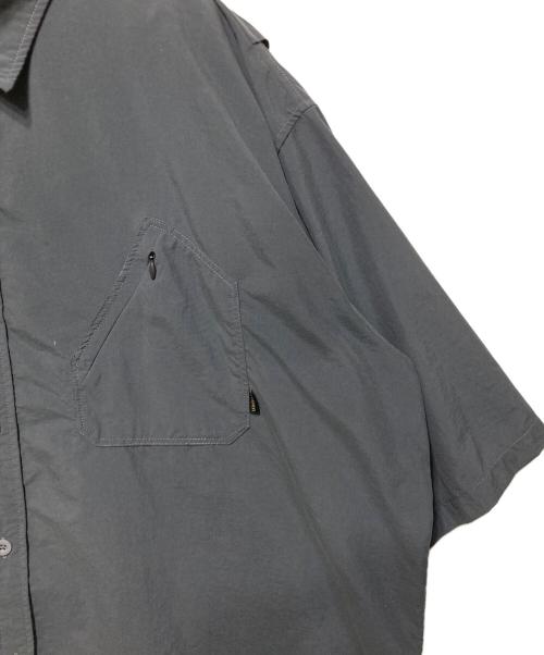 EVISEN（エビセン）EVISEN (エビセン) ナイロンシャツ グレー サイズ:XLの古着・服飾アイテム