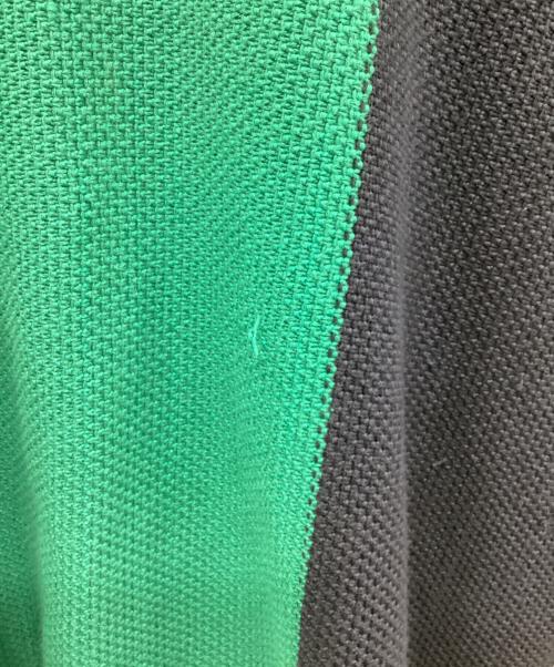 HOMME PLISSE ISSEY MIYAKE（オム プリッセ イッセイ ミヤケ）HOMME PLISSE ISSEY MIYAKE (オム プリッセ イッセイ ミヤケ) ニットベスト グリーン×ネイビー サイズ:-の古着・服飾アイテム