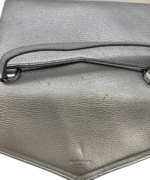 GIVENCHY（ジバンシィ）GIVENCHY (ジバンシィ) ショルダーバッグ シルバーの古着・服飾アイテム