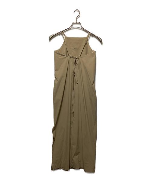 S/S（スタイリング）S/S (スタイリング) ＜ウォッシャブル・UVカット＞キャミソールドレス ベージュの古着・服飾アイテム