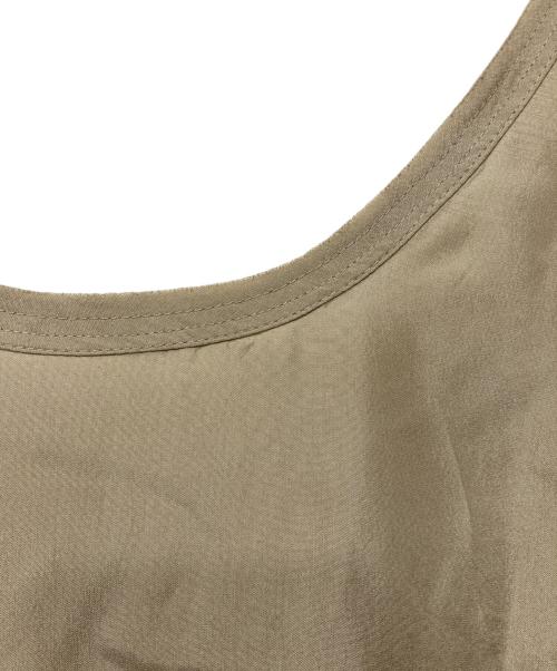 SALON adam et rope'（サロンアダムエロペ）SALON adam et rope' (サロンアダムエロペ) GENTLE SILKノースリーブワンピース ベージュ サイズ:Fの古着・服飾アイテム