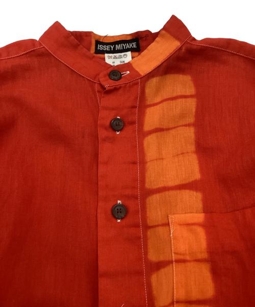ISSEY MIYAKE（イッセイミヤケ）ISSEY MIYAKE (イッセイミヤケ) バンドカラーシャツ オレンジ×レッド サイズ:Mの古着・服飾アイテム