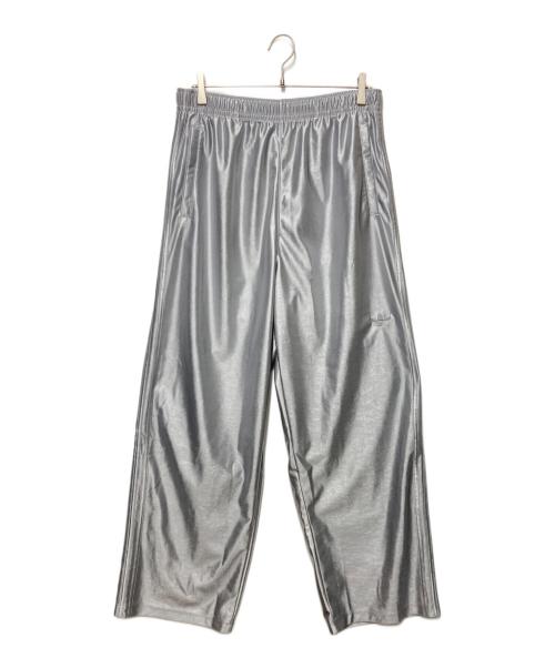 adidas（アディダス）adidas (アディダス) オーバーサイズ ファイヤーバードトラックパンツ グレー サイズ:M 未使用品の古着・服飾アイテム