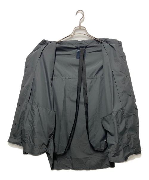 meanswhile（ミーンズワイル）meanswhile (ミーンズワイル) Feather Smooth Snap SH(Taupe) グレー サイズ:3の古着・服飾アイテム