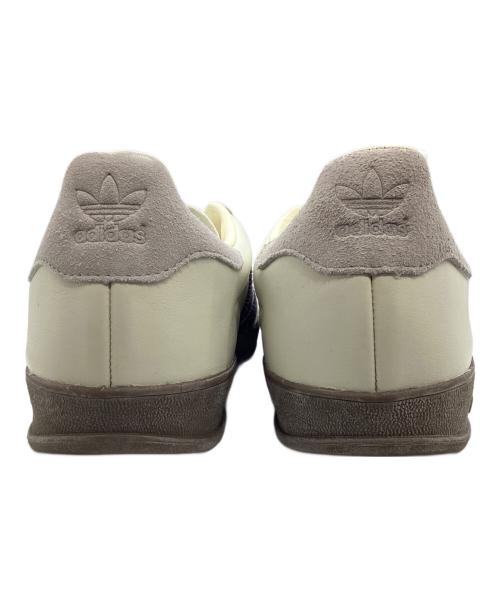 adidas（アディダス）adidas (アディダス) emmi別注ローカットスニーカー アイボリー×パープル サイズ:27の古着・服飾アイテム