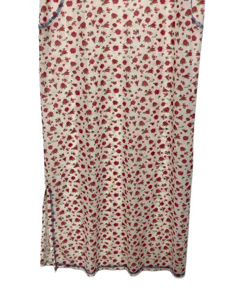 little sunny bite（リトルサニーバイト）little sunny bite (リトルサニーバイト) 総柄ワンピース ベージュ×レッド サイズ:Ｓの古着・服飾アイテム