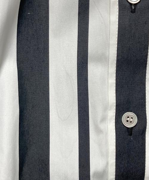 sacai（サカイ）sacai (サカイ) サイドジップストライプシャツワンピース ホワイト×ブラック サイズ:2の古着・服飾アイテム