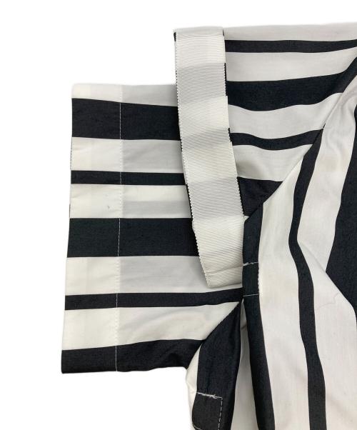 sacai（サカイ）sacai (サカイ) サイドジップストライプシャツワンピース ホワイト×ブラック サイズ:2の古着・服飾アイテム
