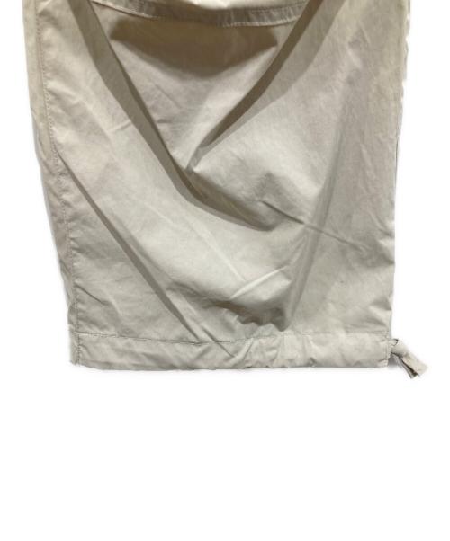 LACOSTE（ラコステ）LACOSTE (ラコステ) ナイロンカーゴパンツ ベージュ サイズ:Sの古着・服飾アイテム