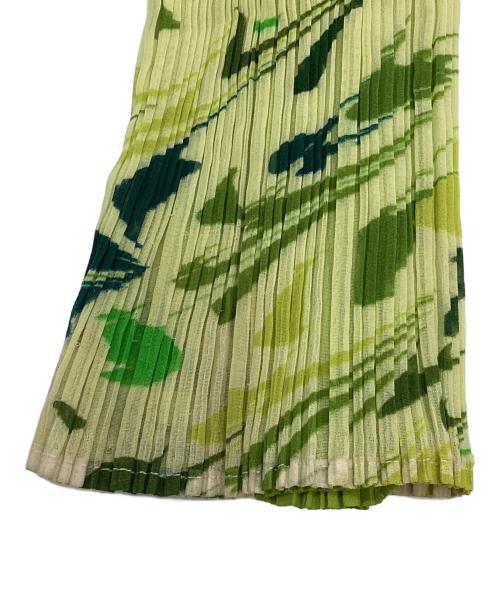 ISSEY MIYAKE FETE（イッセイミヤケフェット）ISSEY MIYAKE FETE (イッセイミヤケフェット) 総柄プリーツカーディガン グリーン サイズ:3の古着・服飾アイテム