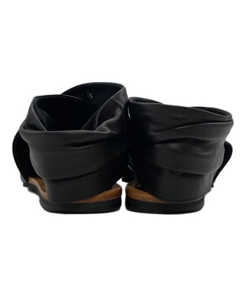 Mame Kurogouchi（マメクロゴウチ）Mame Kurogouchi (マメクロゴウチ) Sheep Leather Tabi Sandals ブラック サイズ:24.5の古着・服飾アイテム