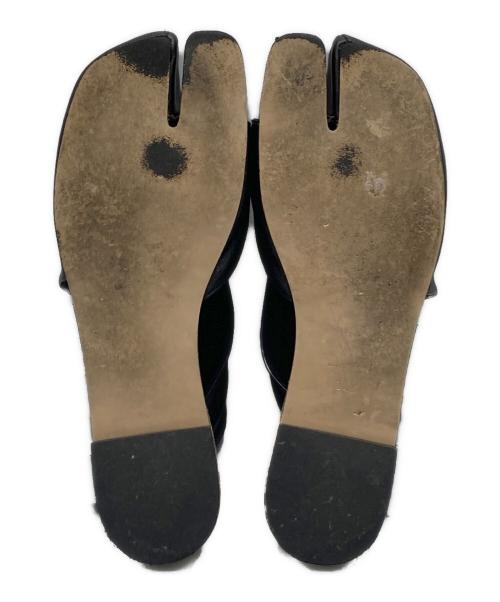 Mame Kurogouchi（マメクロゴウチ）Mame Kurogouchi (マメクロゴウチ) Sheep Leather Tabi Sandals ブラック サイズ:24.5の古着・服飾アイテム