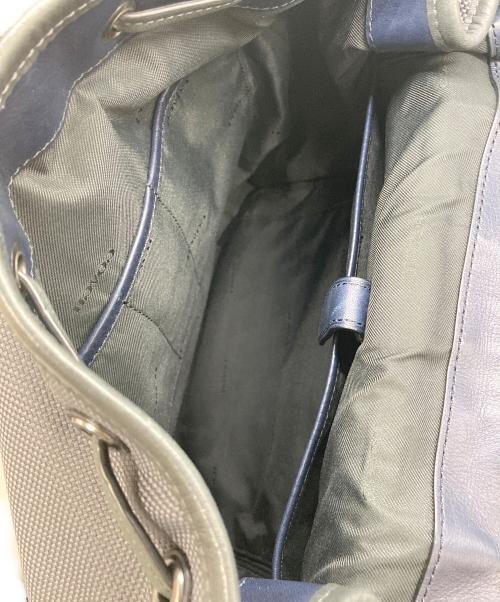COACH（コーチ）COACH (コーチ) Manhattan backpack グレー×ブラックの古着・服飾アイテム