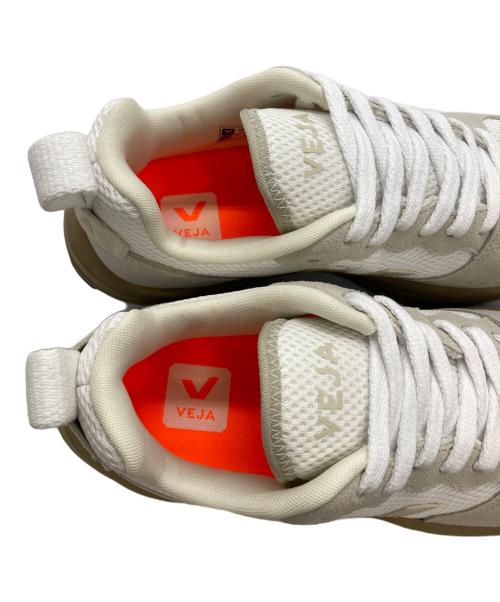 VEJA（ヴェジャ）VEJA (ヴェジャ) emmi atelier (エミアトリエ) スニーカー ベージュ サイズ:22の古着・服飾アイテム