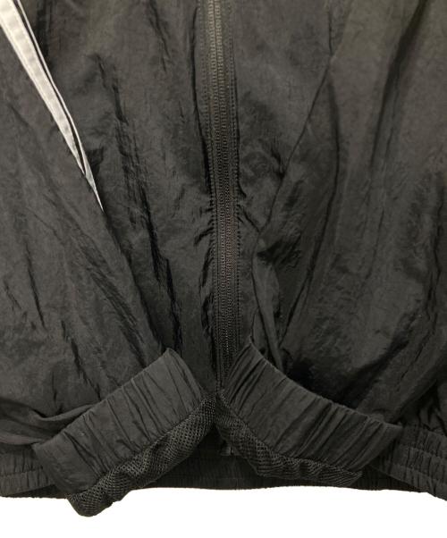 adidas（アディダス）adidas (アディダス) NEW CASTLE UNITED (ニューカッスル・ユナイテッド) ナイロンジャケット ブラック×ブルー サイズ:Mの古着・服飾アイテム