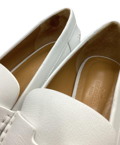 HERMES（エルメス）HERMES (エルメス) グロリアス レザー パンプス ホワイト サイズ:37の古着・服飾アイテム