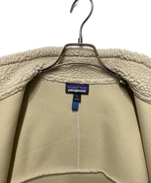 Patagonia（パタゴニア）Patagonia (パタゴニア) CLASSIC RETRO-X JACKET ベージュ サイズ:Ｓの古着・服飾アイテム