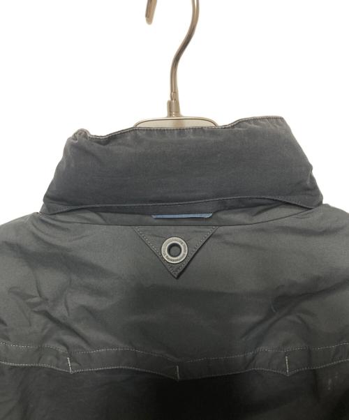 WHITE MOUNTAINEERING（ホワイトマウンテ二アニング）WHITE MOUNTAINEERING (ホワイトマウンテ二アニング) ゴアテックスマウンテンパーカー ネイビー×グレー サイズ:Ｍの古着・服飾アイテム