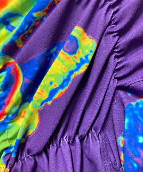 TENDER PERSON（テンダ―パーソン）TENDER PERSON (テンダ―パーソン) PURPLE TOYS GATHER TEE パープル×イエロー サイズ:2の古着・服飾アイテム