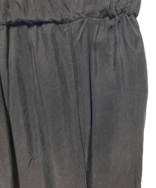 la peau de gem（ラポドゥジェム）la peau de gem (ラポドゥジェム) サテンパンツ ブラック サイズ:38の古着・服飾アイテム