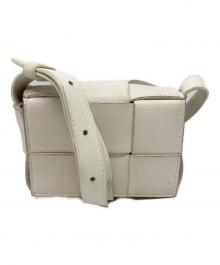 BOTTEGA VENETA（ボッテガベネタ）の古着「CANDY CASSETTEショルダーバッグ」｜ホワイト