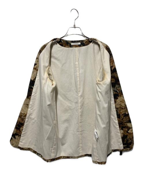 MACPHEE（マカフィー）MACPHEE (マカフィー) フラワーカモフラージュプリント ノーカラージャケット ベージュ×ブラウン サイズ:36の古着・服飾アイテム