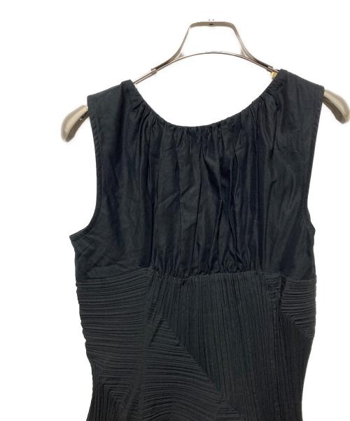 ISSEY MIYAKE FETE（イッセイミヤケフェット）ISSEY MIYAKE FETE (イッセイミヤケフェット) N/S切替ワンピース ブラック サイズ:3の古着・服飾アイテム