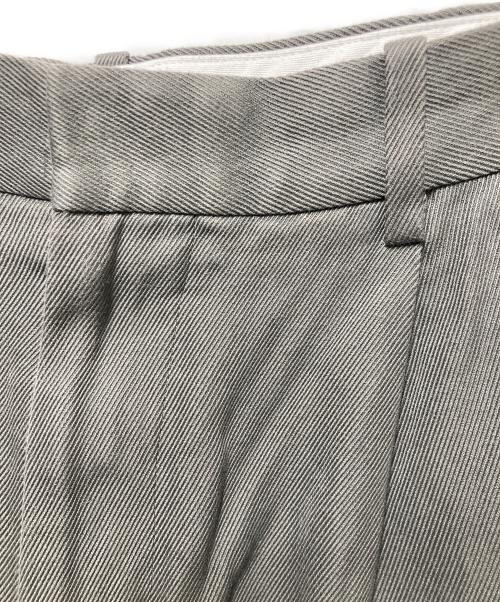 YLEVE（イレーヴ）YLEVE (イレーヴ) FINX COTTON RAMMY TWILL TR/コットンツイルトラウザース グレー サイズ:1の古着・服飾アイテム