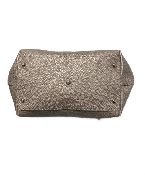 FENDI（フェンディ）FENDI (フェンディ) ハンドバッグ ベージュの古着・服飾アイテム