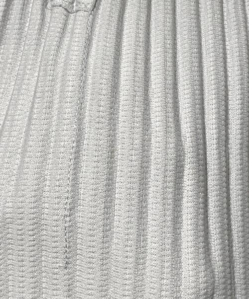 HOMME PLISSE ISSEY MIYAKE（オム プリッセ イッセイ ミヤケ）HOMME PLISSE ISSEY MIYAKE (オム プリッセ イッセイ ミヤケ) BASICS ストレートパンツ グレー サイズ:2の古着・服飾アイテム