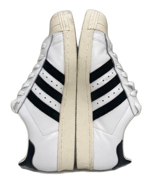 adidas（アディダス）adidas (アディダス) スニーカー ホワイト×ブラック サイズ:27の古着・服飾アイテム