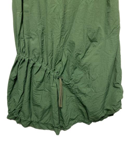 nagonstans（ナゴンスタンス）nagonstans (ナゴンスタンス) ライトシェルタフタフレアバルーンスカート グリーン サイズ:Sの古着・服飾アイテム
