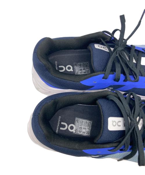 on（オン）on (オン) ローカットスニーカー ネイビー×ホワイト サイズ:26.5の古着・服飾アイテム