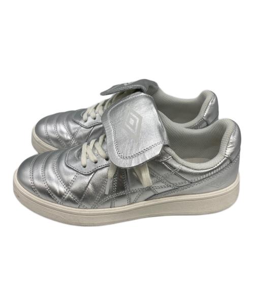 UMBRO（アンブロ）UMBRO (アンブロ) ローカットスニーカー シルバー サイズ:24の古着・服飾アイテム