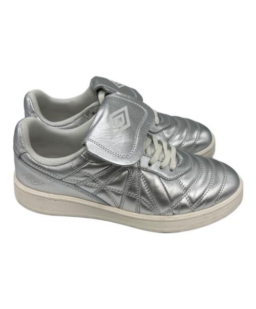 UMBRO（アンブロ）UMBRO (アンブロ) ローカットスニーカー シルバー サイズ:24の古着・服飾アイテム