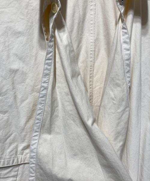 I.S. ISSEY MIYAKE（イッセイ ミヤケ）I.S. ISSEY MIYAKE (イッセイ ミヤケ) トレンチコート アイボリー サイズ:SIZE 7の古着・服飾アイテム