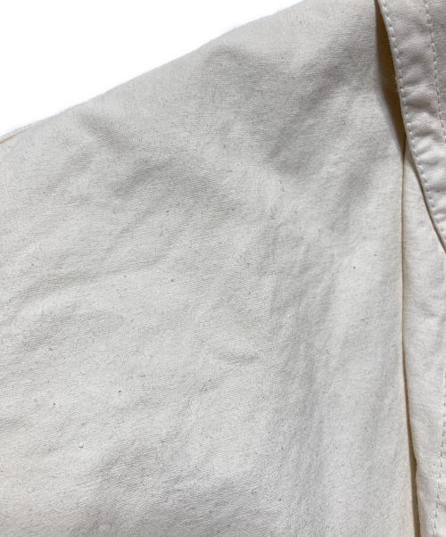 I.S. ISSEY MIYAKE（イッセイ ミヤケ）I.S. ISSEY MIYAKE (イッセイ ミヤケ) トレンチコート アイボリー サイズ:SIZE 7の古着・服飾アイテム