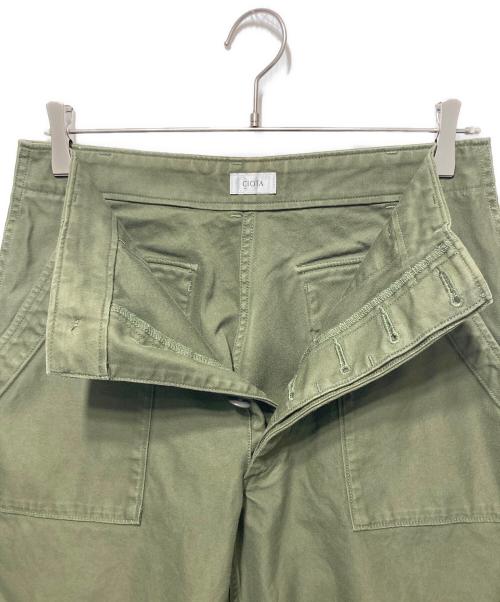 CIOTA（シオタ）CIOTA (シオタ) バックサテンベイカーパンツ オリーブ サイズ:4の古着・服飾アイテム
