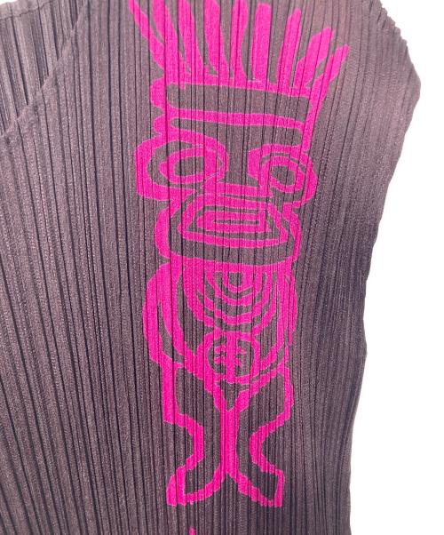 PLEATS PLEASE（プリーツプリーズ）PLEATS PLEASE (プリーツプリーズ) トーテムポール柄プリーツブラウス ボルドー サイズ:3の古着・服飾アイテム